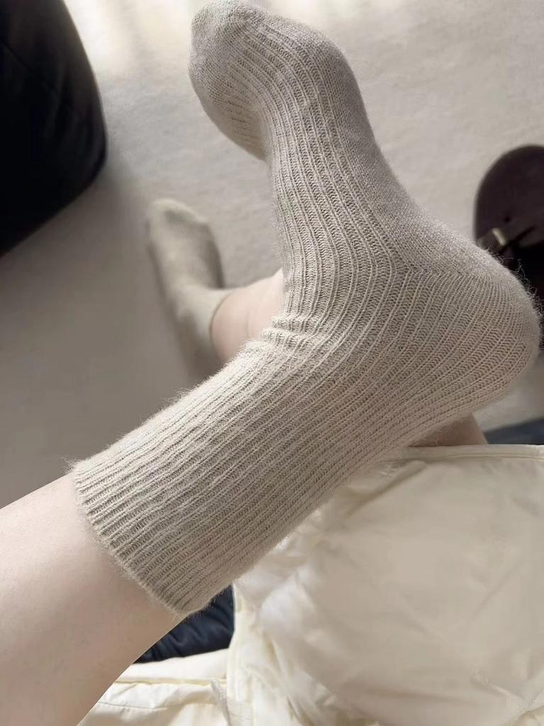 Solid Color Versatile Wool Socks Autumn And Winter Velvet Warm Men'S And Women'S Same Medium Tube Socks Stacked Home Floor Socks Sleep Socks