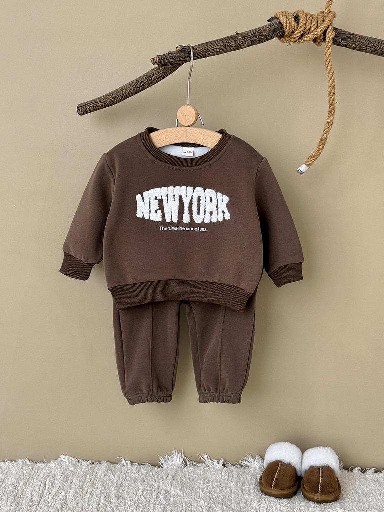 Boys' Cozy Velvet Hoodie & Pants Set: Round Neck, Letter & Towel Embroidery