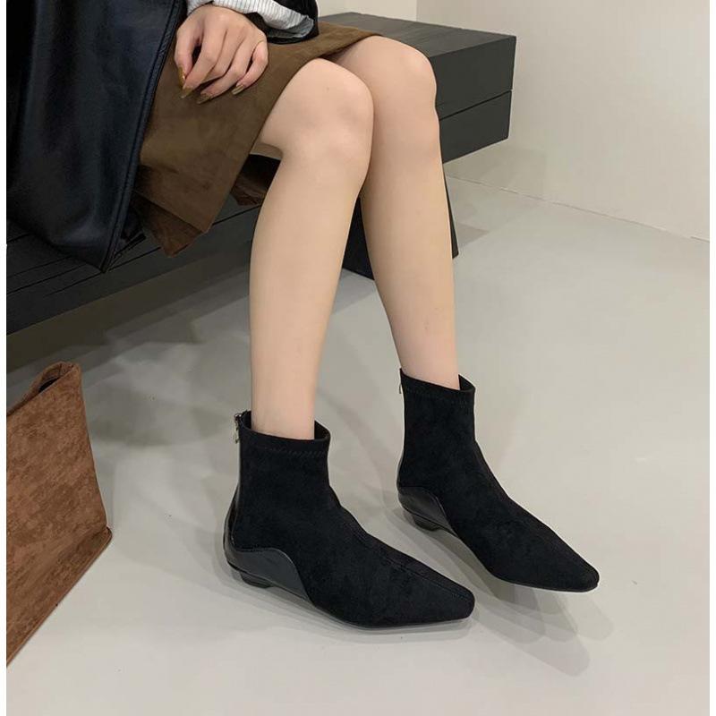 Xiaoxiangfeng inner heightening thin heel elastic thin boots 2025 autumn and winter new retro pointed small versatile Martin boots