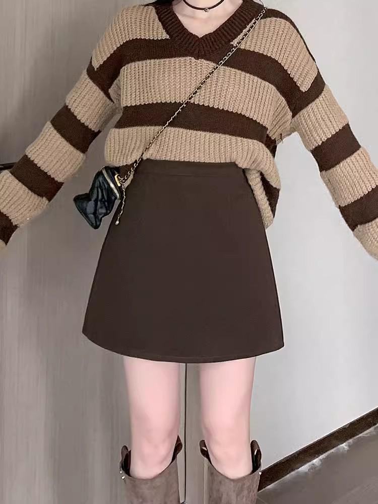 Women's High Waist Black Wool Mini Skirt - A-line, Plus Size, Hip-hugging, Versatile for Autumn/Winter 2025.