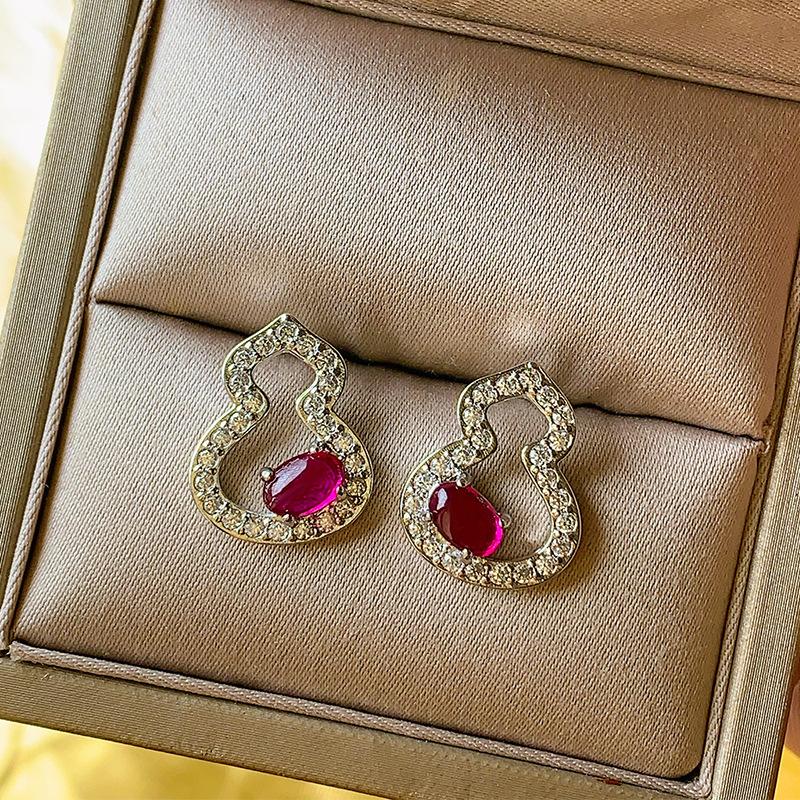 

Gourd Zircon Stud Earrings Necklace Set Emerald Pigeon Blood Red Collarbone Chain S Silver Needle National Style Female