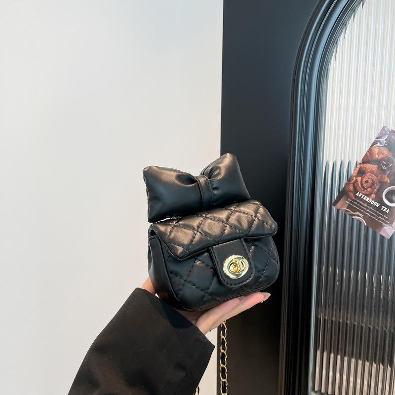 Korean Version of Simple and Cute Bow Embroidery Thread Chain Change Bag Trendy Women's Bag 2025 New Spring Shoulder Messenger Bag