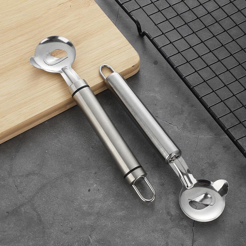 ZISIZ Stainless Steel Noodle Cutter with Wooden Handle