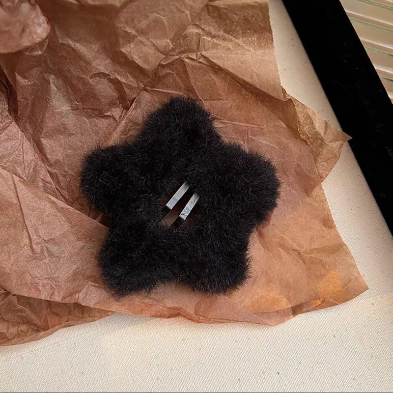 New Fashion Winter Autumn Hairpin Plush Material Cute Star Hair Claw for Women and Girls Side Clips Sweet Hair Accessories
