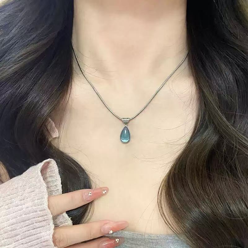 Color dopamine versatile love pendant necklace female niche sweet and cute versatile beaded collarbone chain neck chain