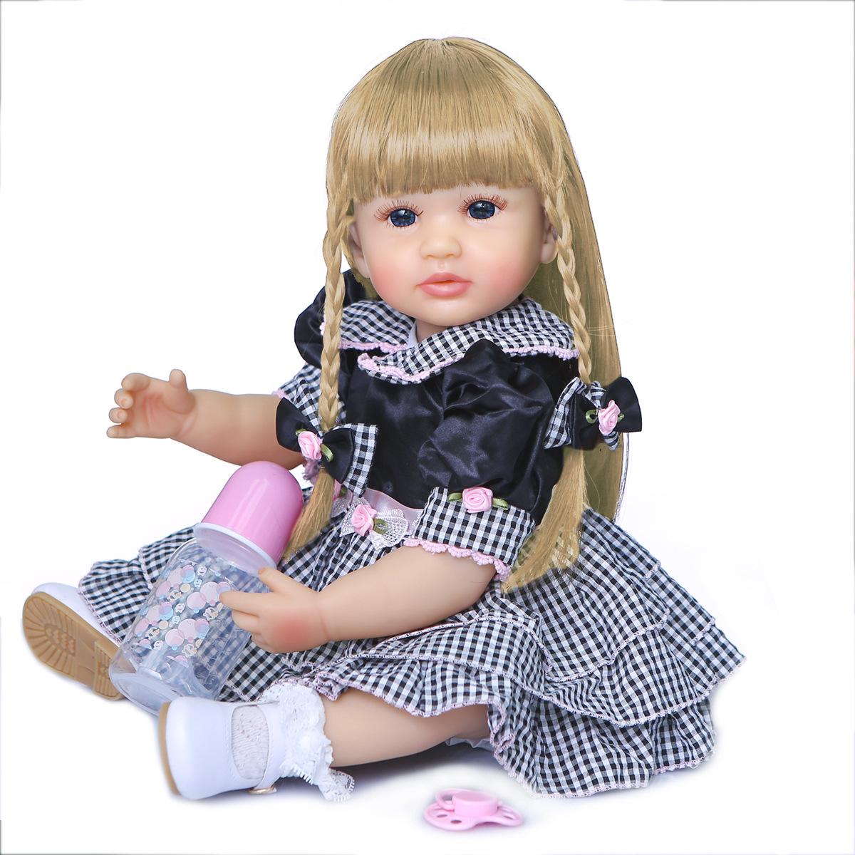 55cm Waterproof Realistic Little Girl Baby Reborn Doll