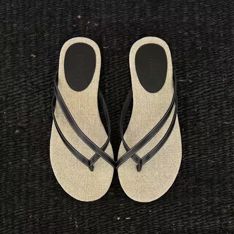 Niche Simple Set of Toe Slippers for Women's Summer Wear Flat-bottomed Holiday Beach Semi-cool Slippers