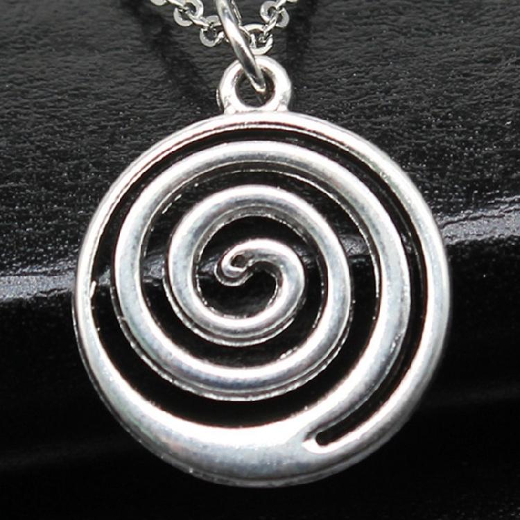 Eye Catching Pendant Necklace Unique Swirl Pendant Clavicle Chain Adjustable