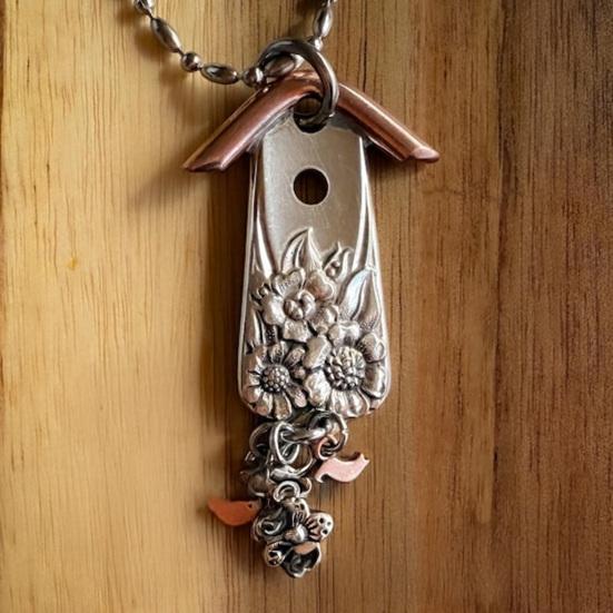 Metal Carving Birdhouse Necklace Adjustable Lightweight Men Women Bird House Pendant Chain Necklace Fashion Jewelry Accessories