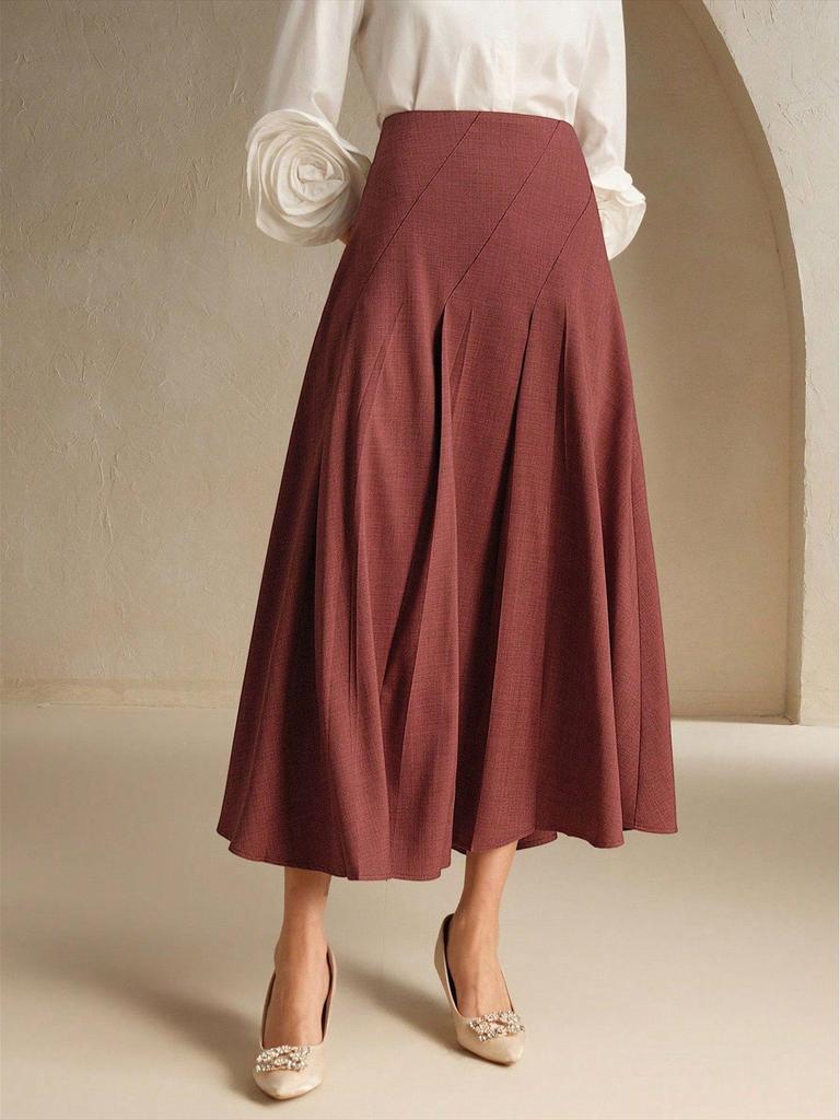 Asymmetrical Pleated Elegant Women's Hip-Hugging Skirt - Europe 2025 Fashion