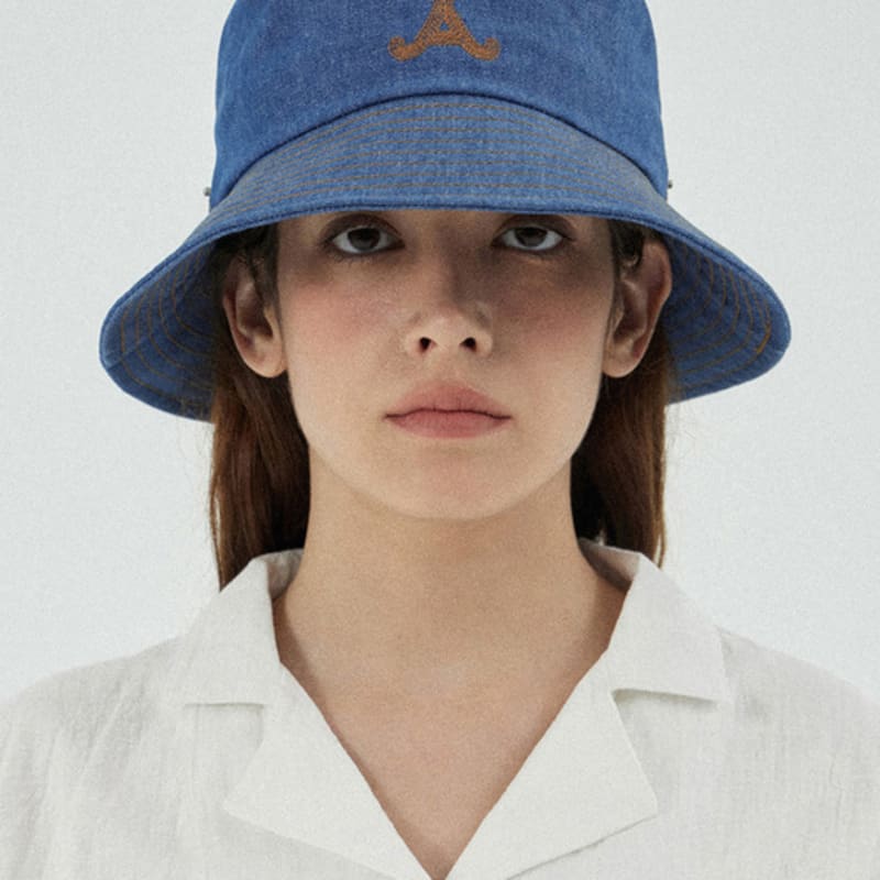 

VARZAR VA Панама из денима с изогнутыми деталями стежков Светлый индиго FREE