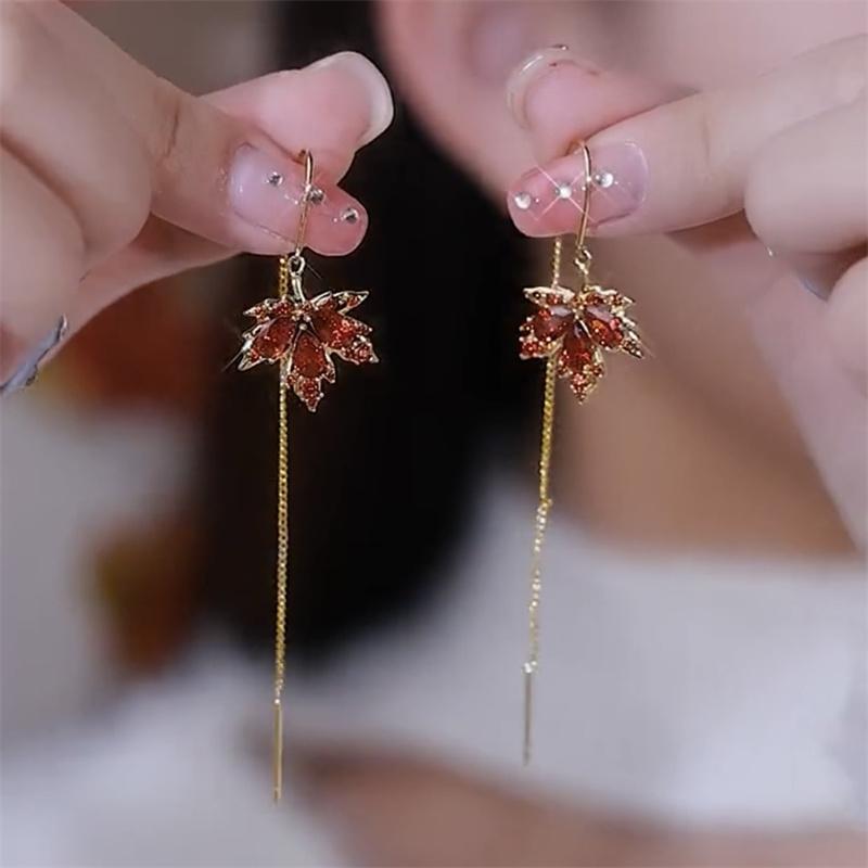 French Vintage Crystal Zircon Red Maple Leaf Earrings for Women Temperament Rhinestone Tassel Earrings Party Jewelry Bijoux Gift