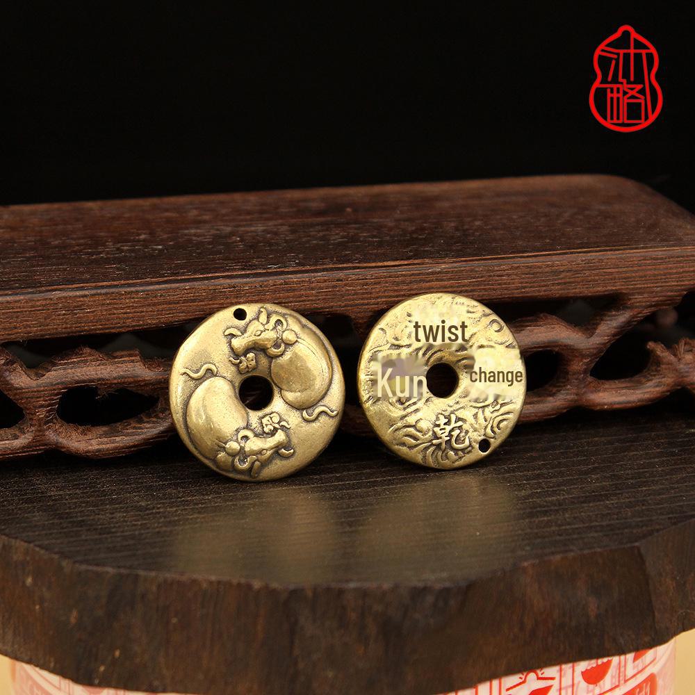 

Брелок-подвеска из цельной латуни ручной работы в виде быка со знаком зодиака