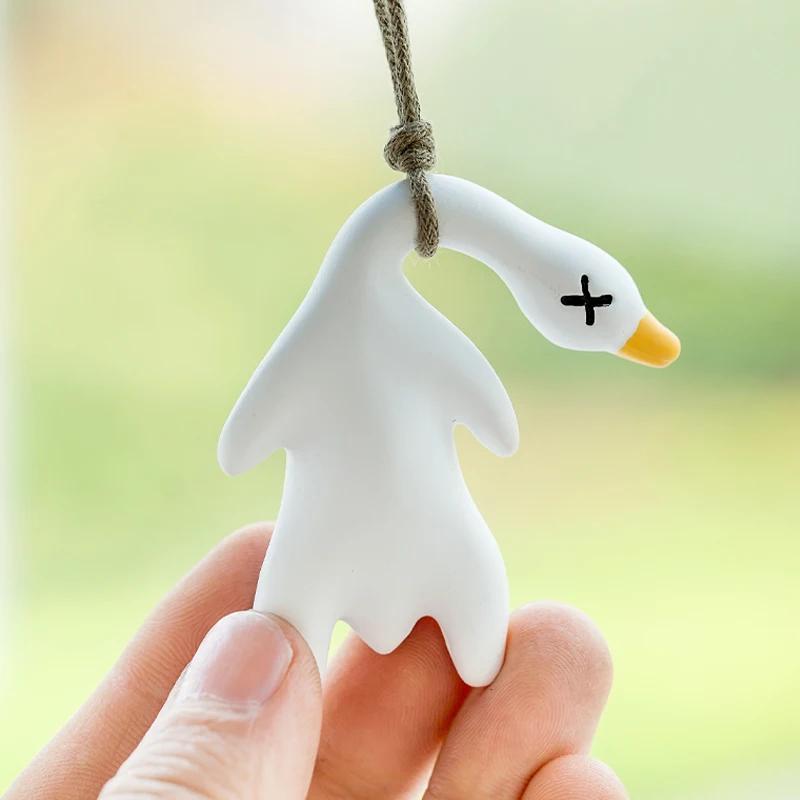 1-5pcs UV Color Changing Duck Car Accessory Pochromic Keychain Hanging Ornament Creative Party Favors Gifts for Cars Decor