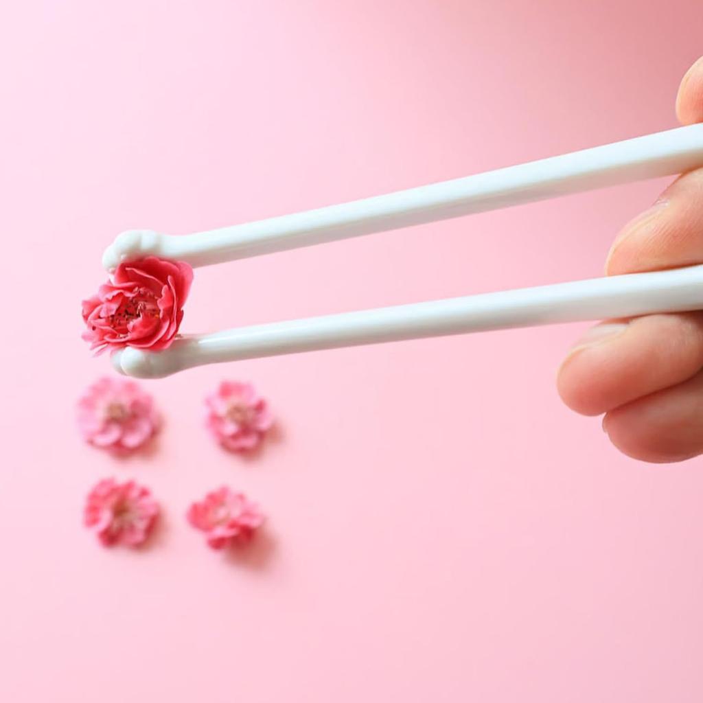 Beginner Friendly Cats Paws Chopsticks for Kids Practical Learning Tool Creative Dining Utensils Kitchen Accessories