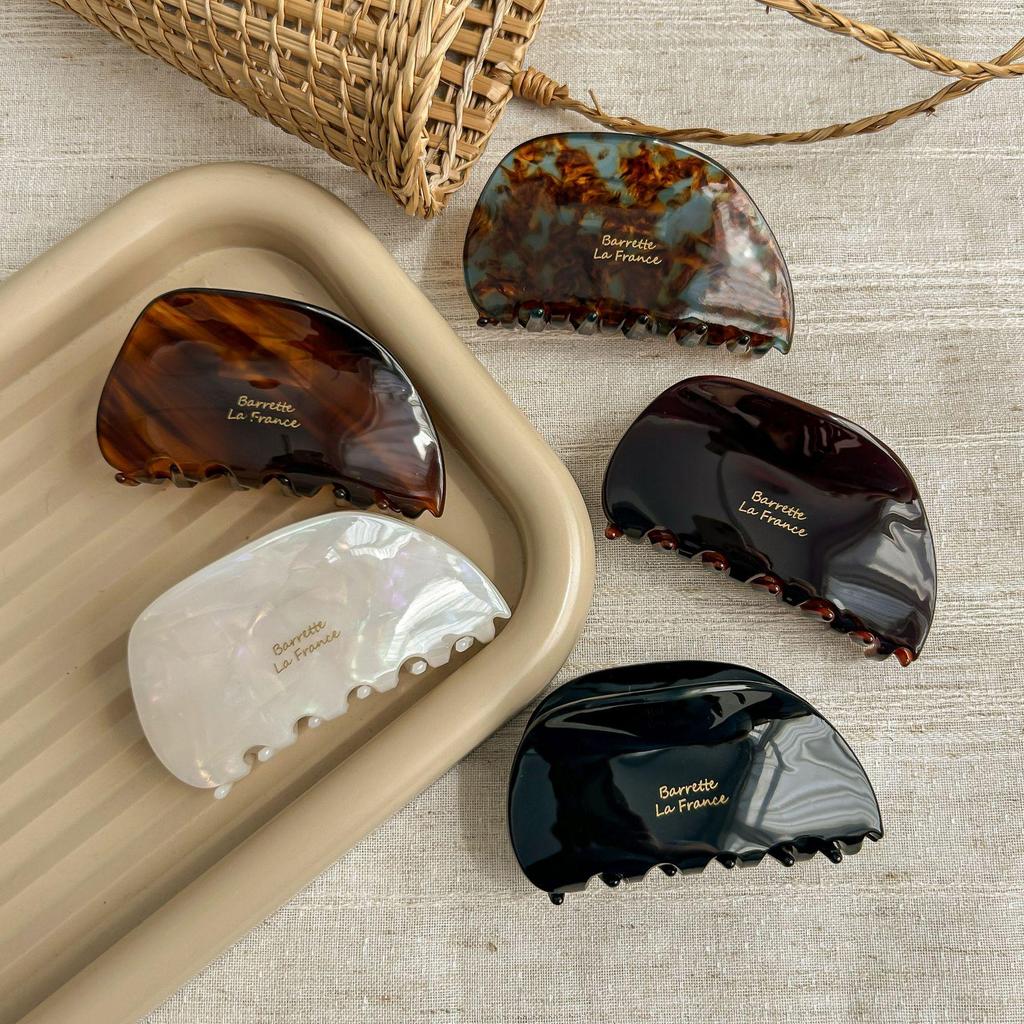 Elegant French Brown Acetate Claw Clip for Fine Hair: High-Quality Textured Shark Clip Hair Accessory