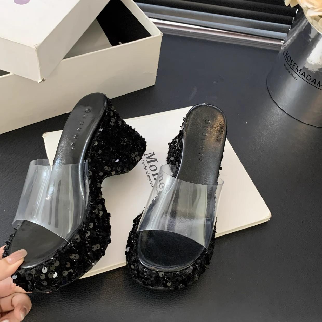 

Маленький рост увеличение супер высокие каблуки блестки пайетки женские летние танкетка прозрачная подошва маффин толстая подошва пляжные крутые шлепанцы 40 чёрный