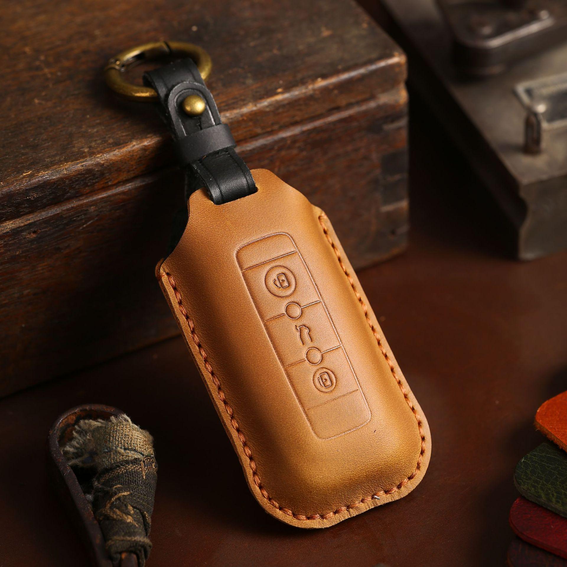 

Genuine Leather Hand-Stitched Qoros Car Key Cover with Buckle Chain синий