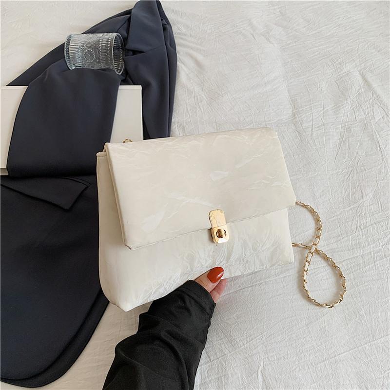 

Модные мягкие PU сумки на плечо с цепочкой, новый тренд, женская сумка кроссбоди, универсальная, для работы, повседневная, квадратная, классические женские сумки ARI 26x8x18cm белый