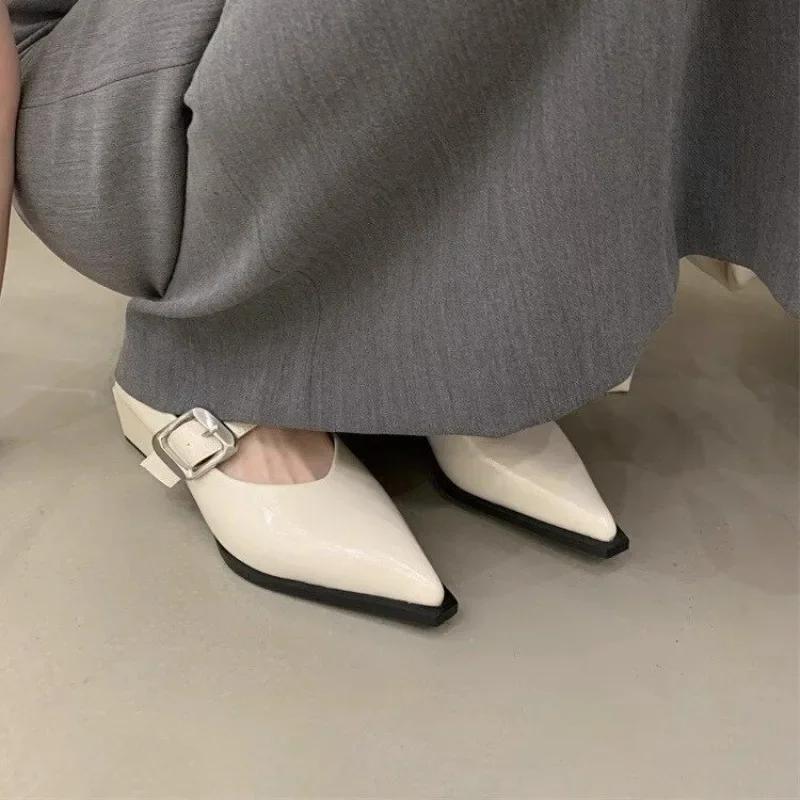2024 New Fashionable Pointed Shallow Mouth Solid Color Single Line Buckle with Outdoor Casual Square Heel Women's High Heels