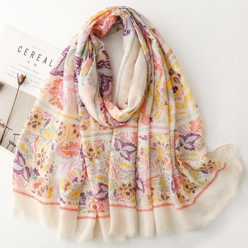 Fashion Bohemina Ethnic Floral Viscose Shawl Wrap Lady Thin Scarfs Fashion Tassel Pashmina High Quality Foulard Hijab Sjaal