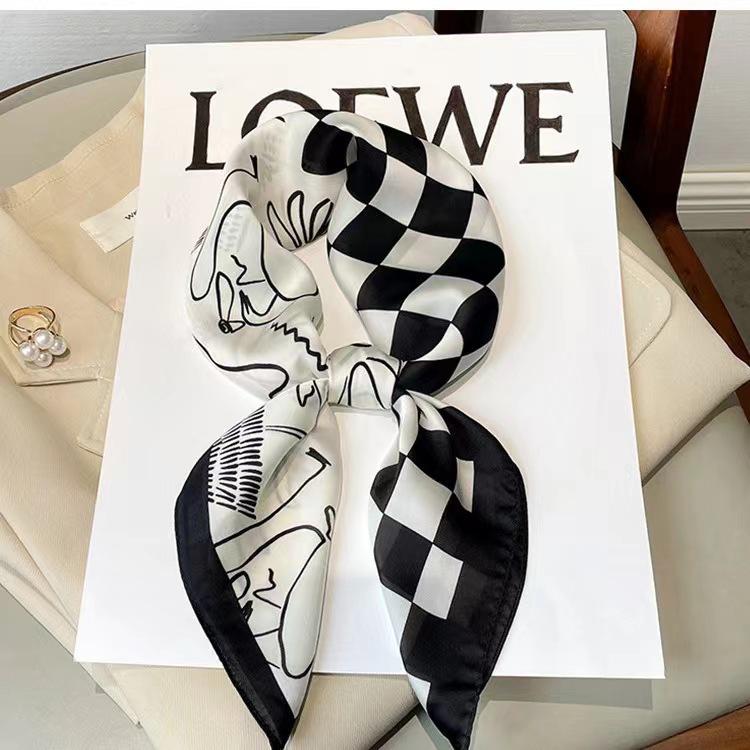 High-End Women's Lightweight Silk Square Scarf - Temperament Print Neckerchief for Neck Protection and Decoration.