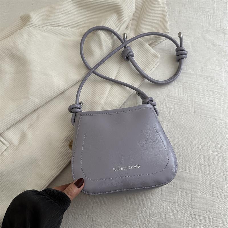 

Модная супер пожарная маленькая женская сумка 2025 года, новая простая универсальная сумка через плечо, весна и лето, сумка-мессенджер dopamine фиолетовый