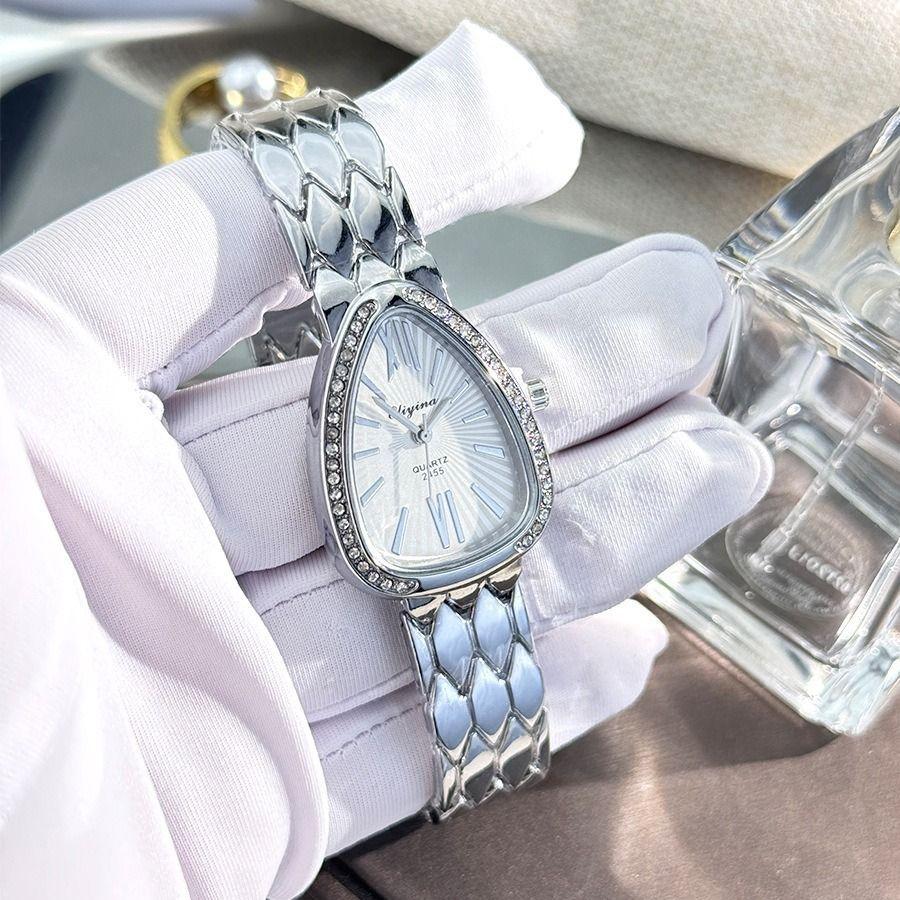 Montre Chaîne Échelle Luxe Léger Serpent Ovale Montre à Quartz pour Femme Bracelet Tête de Serpent Haut de Gamme