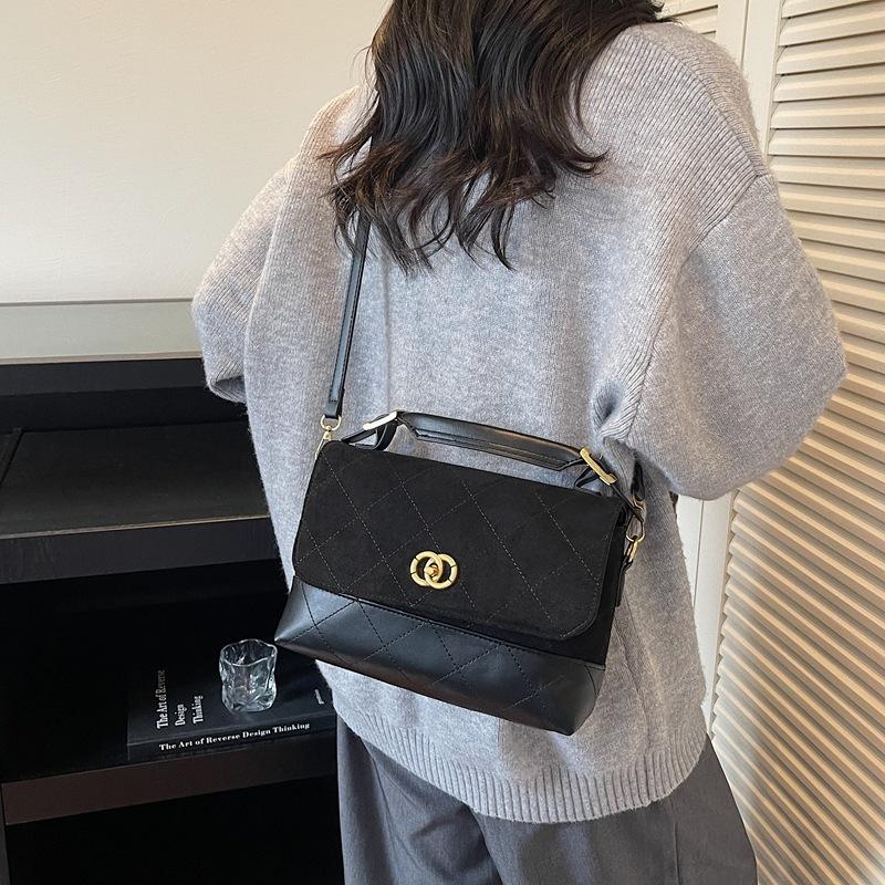 2025 autumn and winter new versatile small bag women's messenger bag Korean version ins popular diamond portable small square bag this year
