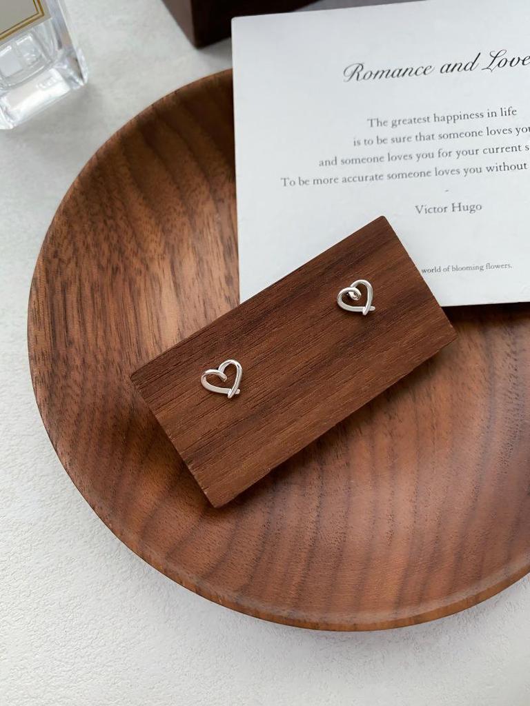 S999 Sterling Silver Hollow Heart Stud Earrings for Women - Korean Style, Sweet, Versatile Ear Cartilage Studs, and Basic Style Ear Care.