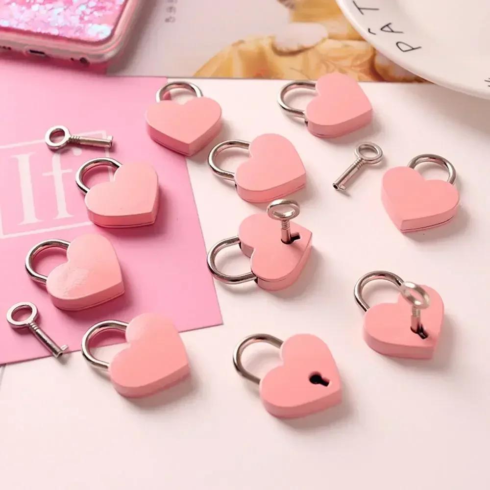 Precioso Candado Rosa Estilo Antiguo Forma de Corazón Candado Vintage Rosa Romántico Encantador Diario Candados Llave con Llave Nuevo