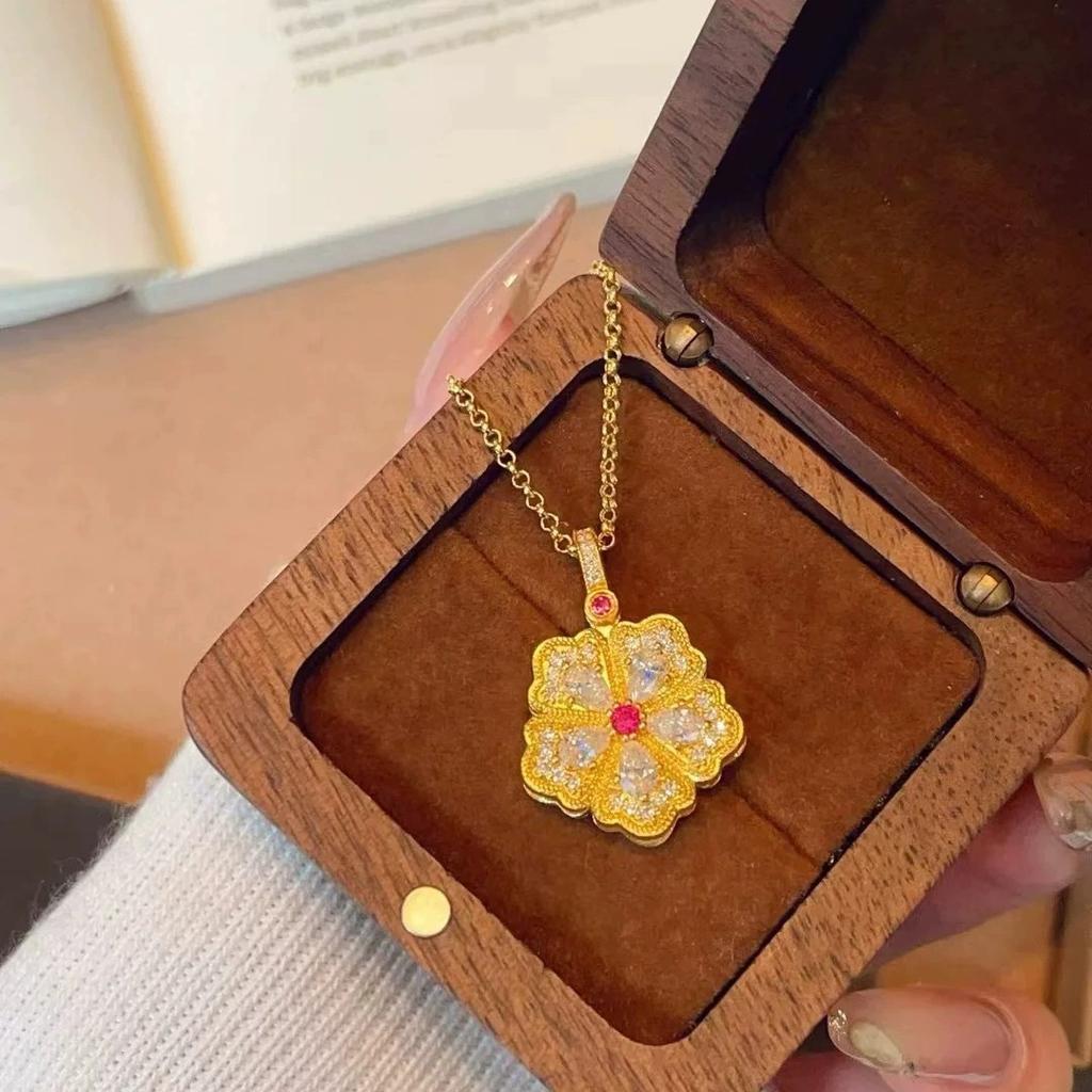 Gold Shop Five-Leaf Flower Pendant, Femininity, Diamond-Encrusted Zircon Simulated Sand Gold, Advanced Sense, Lucky Flower Necklace, Female