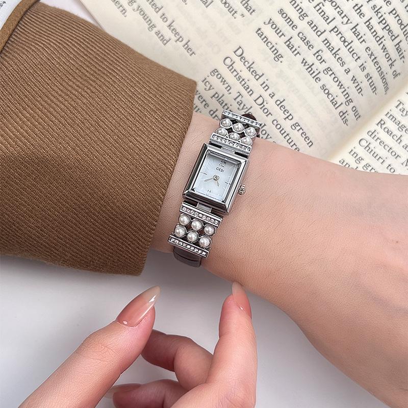 Light Luxury High-End Pearl Women'S Watch Niche High-Value Medieval Quartz Watch Women'S Waterproof Fritillary Watch