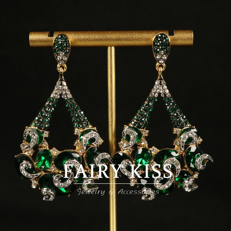 

Серьги популярны в Европе и Америке, Изумруд с бриллиантами, Серьги-капли, Легкий роскошный темперамент, Универсальные серьги-гвоздики