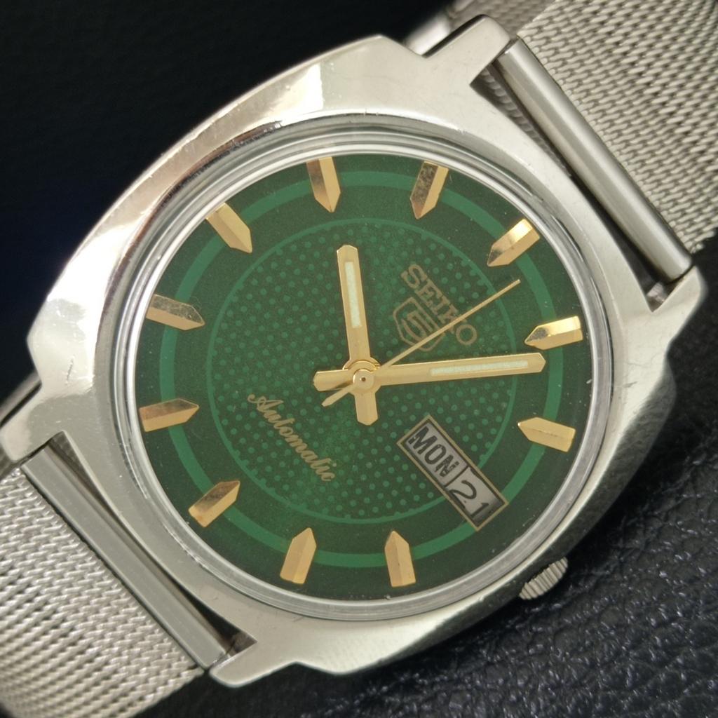 

RARE VINTAGE SEIKO 5 AUTOMATIC 7005A JAPAN MENS GREEN COLOR DIAL WATCH a707794-1