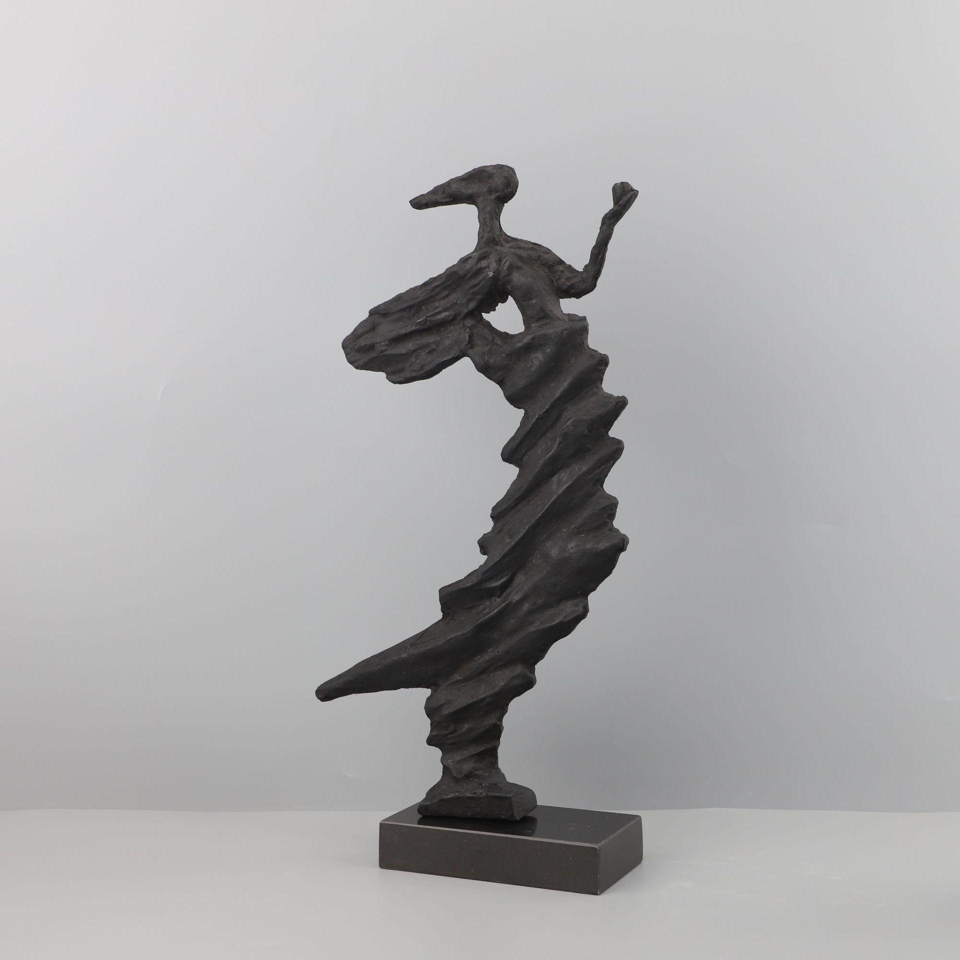 

Современная китайская черная абстрактная скульптура фигуры - Чугунный домашний декор