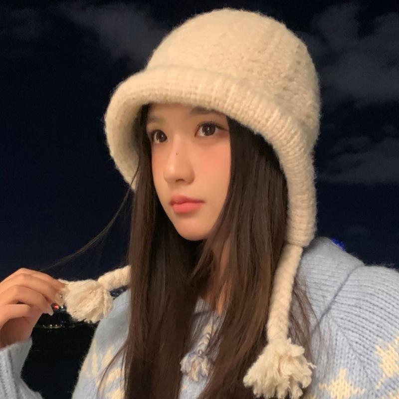 Sweet and versatile rolled-brim wool hat for women, big head circumference showing face in autumn and winter, small pullover hat, outdoor cold-proof