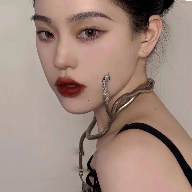 Adjustable random shape snake necklace dark design hip-hop bracelet spirit snake neck chain versatile headdress