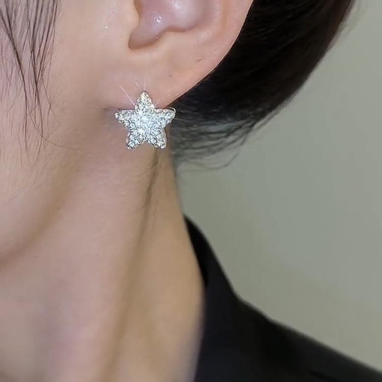 Diamond-encrusted five-pointed star zircon ear buckle light luxury fashion cold wind earrings niche personality high-end earrings