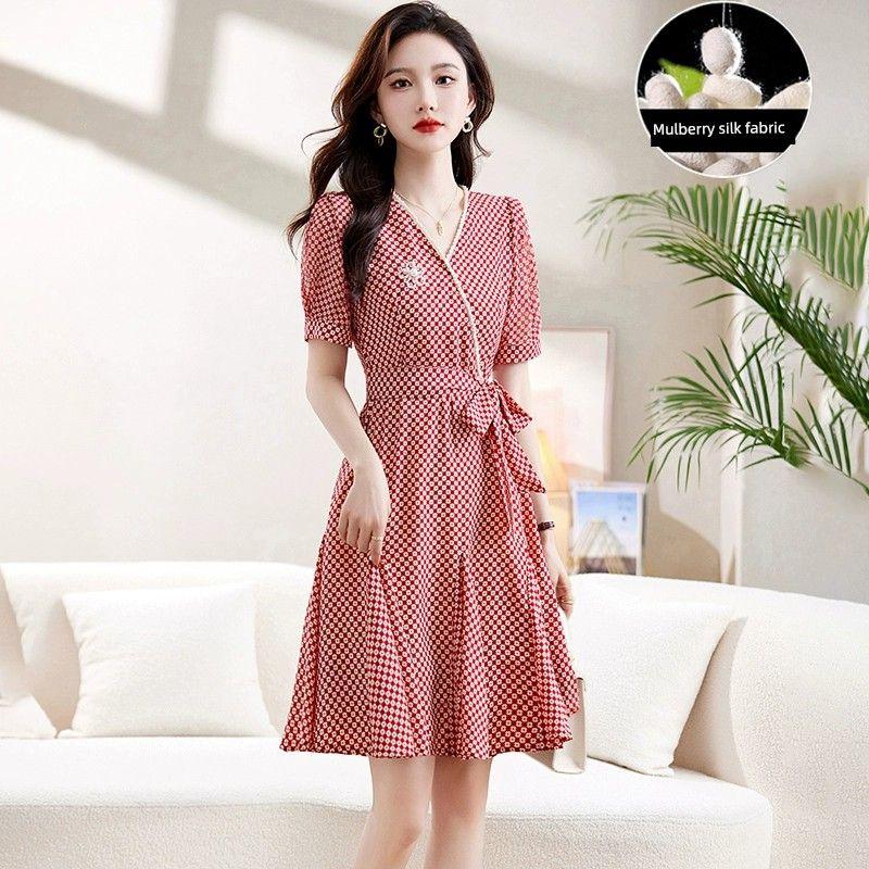 

Famous Brand Classy Luxury Summer Shoelace Silk Dress Red M
