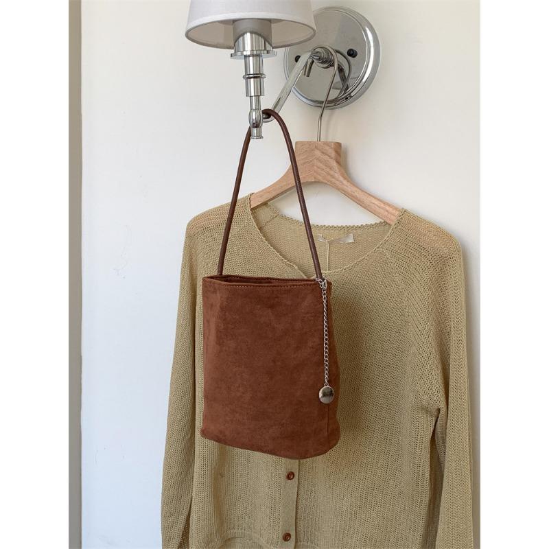 

Autumn and winter suede bag fashion retro versatile shoulder bag high sense niche style baguette armpit bag women