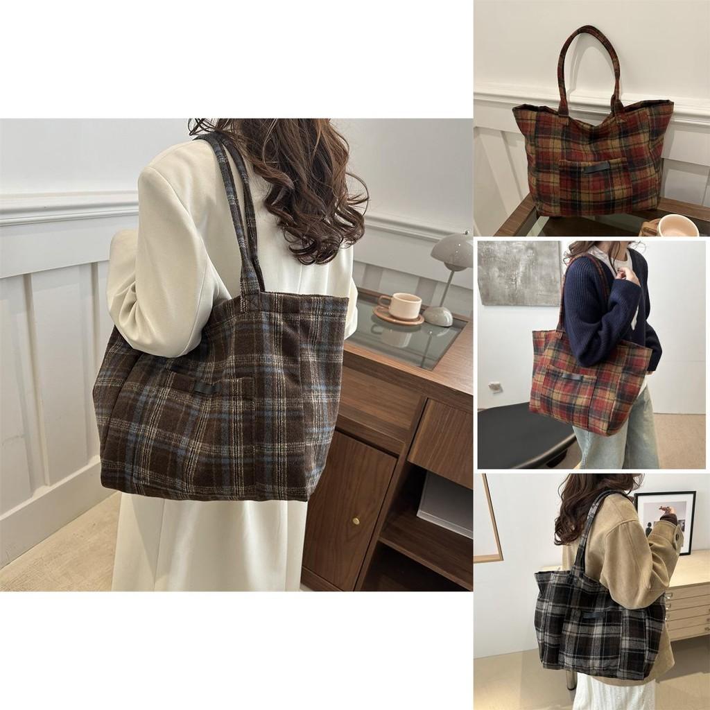Luxurious Large Tote Bag For Women Stylish Plaid Design Perfect For Fall And Winter