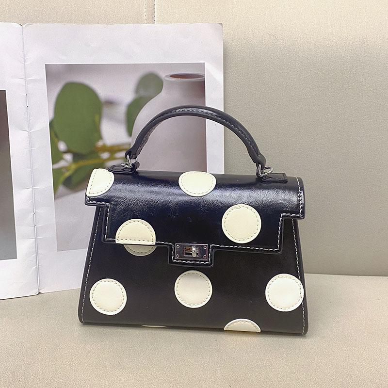 

Retro French romantic wave bag simple contrasting color versatile mini lipstick portable messenger bag чёрный