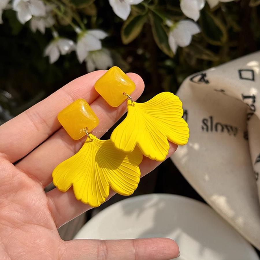 Resort Style Sunflower Earrings - Spring/Summer 2025 Collection for Women