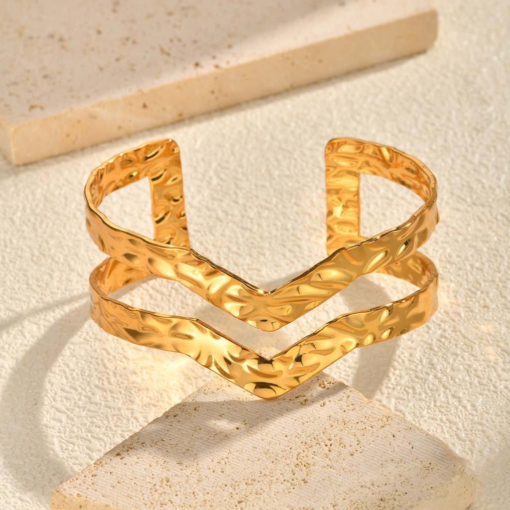 Stylish Wave Cuff Bangle for Women, Chunky Stainless Steel Gold Plated Bangle Bracelets Adjustable Accessories