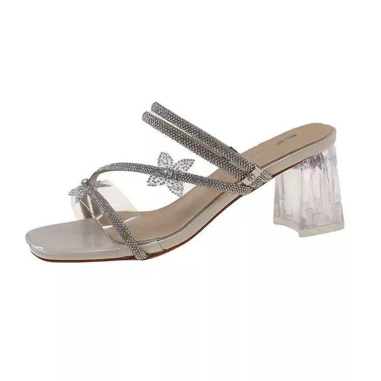 Strass-högklackade tofflor för damytterkläder 2025 sommar ny mode rosett kristall tjock klack med kjol coola tofflor