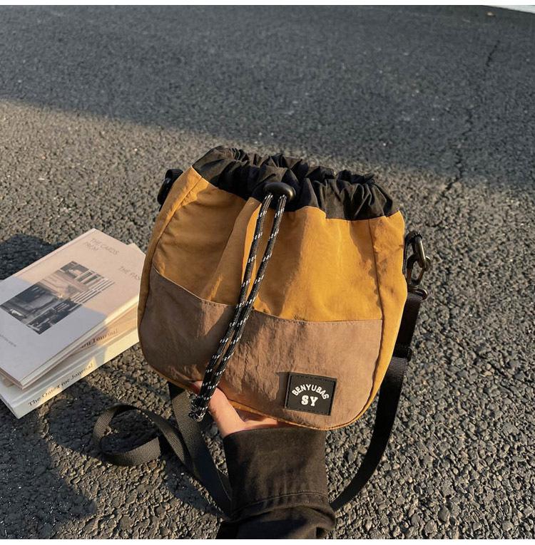 Women's Outdoor Casual Crossbody Bag with Drawstring Closure - Fashionable Single Shoulder Bag for Everyday Use
