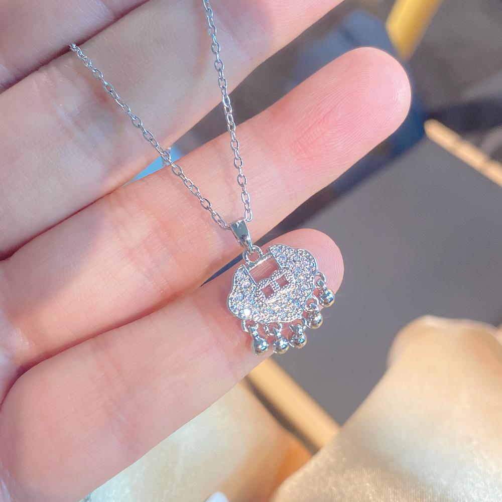 Light Luxury Full Diamond Inlaid Zircon Titanium Steel Clavicle Chain Fairy Versatile Delicate Necklace Gift for Girlfriend