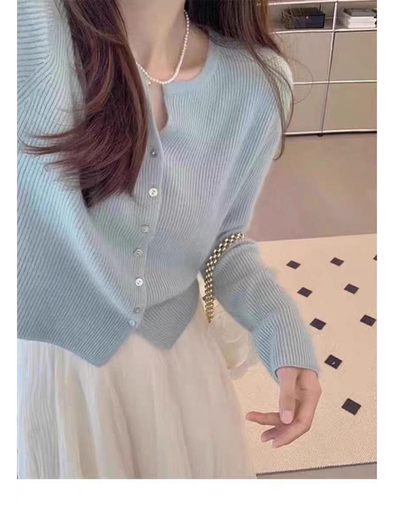 Elegant Women's Slimming Knit Cardigan - Autumn Round Neck Sweater with Gentle Style