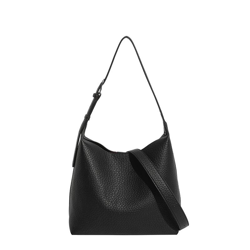 

Commuting to work, large-capacity bags for women, the new fashion and leisure of the season, versatile underarm bags, niche design, dumpling bags no pendant model чёрный